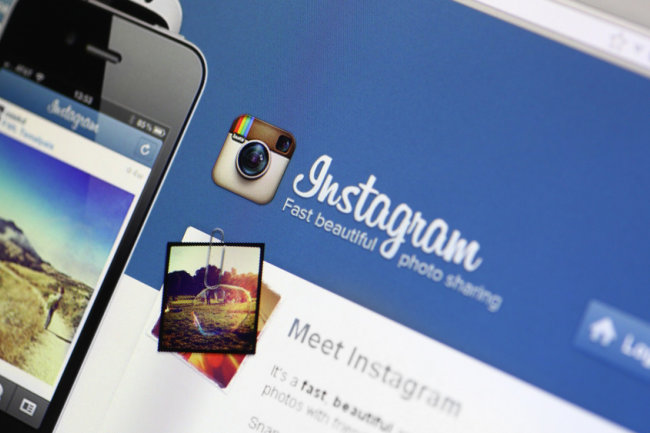 Instagram without chronological timeline: what do users and businessmen think?