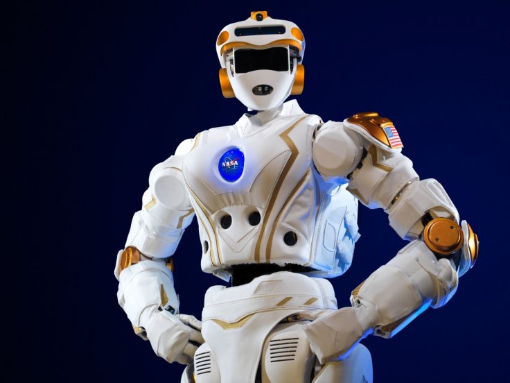 Роботы-гуманоиды вскоре посетят открытый космос