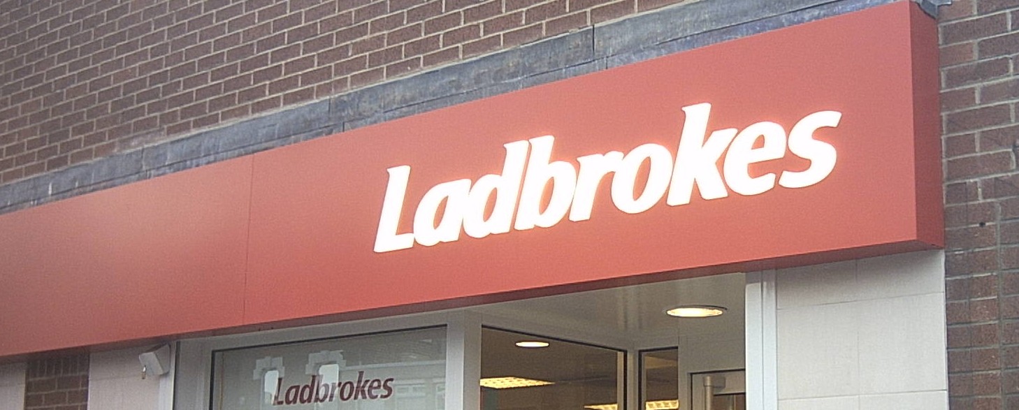 Ladbrokes использует букмекерские конторы, чтобы повысить интерес  онлайн-игроков
