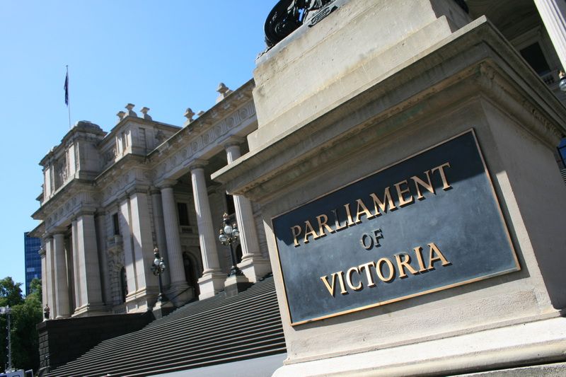 Парламент Австралии обсудит запрет рекламы беттинга на телевидении