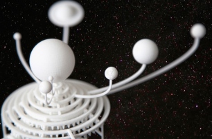 Голландский дизайнер напечатал на 3D-принтере подвижную модель Солнечной системы