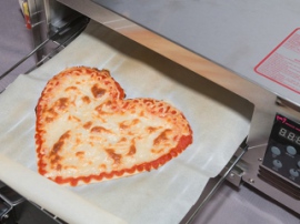Роботизированный 3D-принтер BeeHex может приготовить пиццу за пять минут