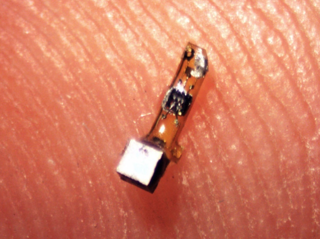 Wireless sensors to be implanted in human body