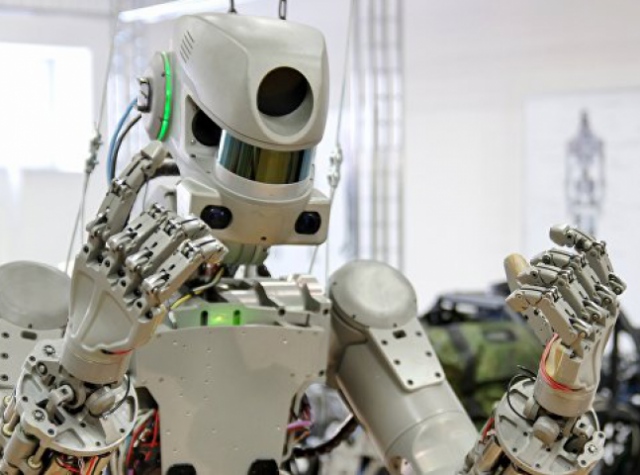 What can Russian humanoid robot FEDOR do?