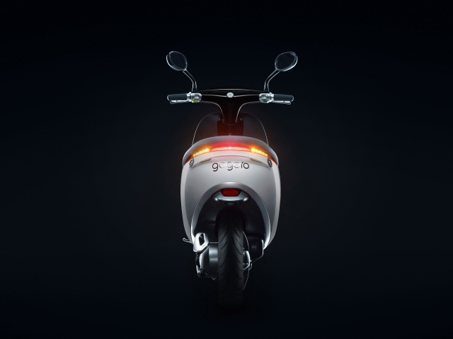 Компания Gogoro начала продажи электрического скутера Smartscooter — «Tesla Model S в мире скутеров»