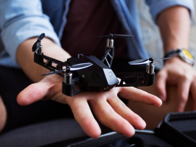 Мал, да удал: миниатюрный дрон Kudrone «научился» снимать видео в 4К-формате