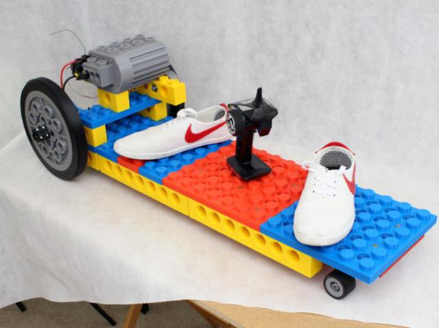 Мануал от британского мейкера: делаем электрический скейтборд из 3D-печатных деталей LEGO