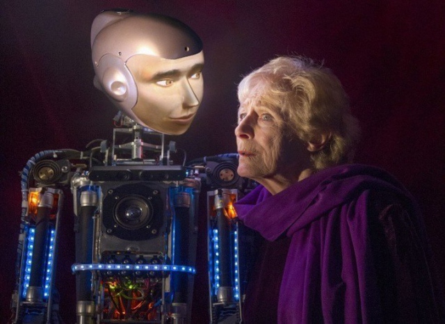 «Осколки»: история любви между роботом и пожилой женщиной