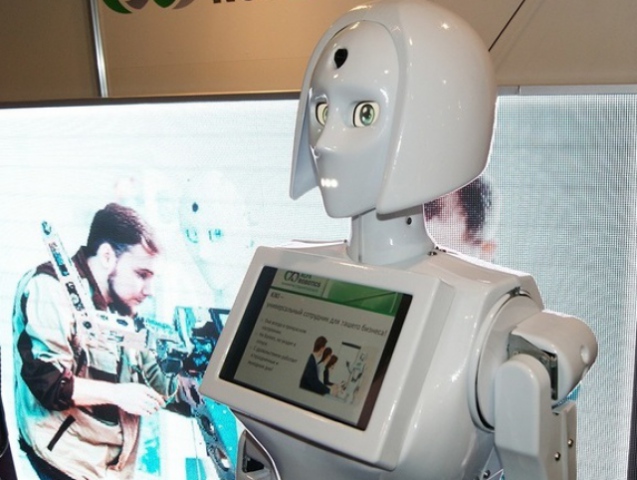 Promo robot KIKI returns to Robotics Expo   