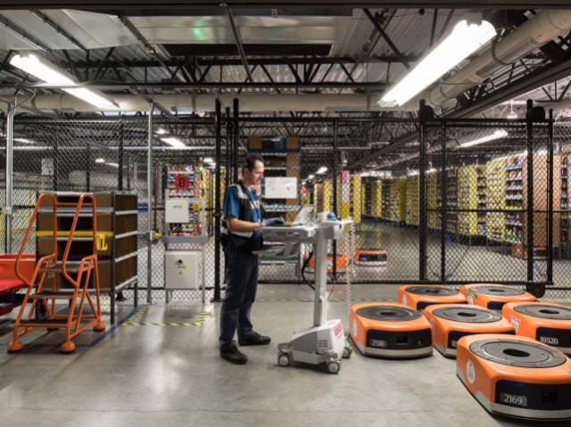 Роботы Amazon вскоре заменят обычных работников склада