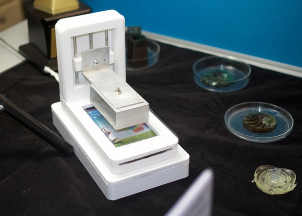 Смартфон превратили в 3D-принтер