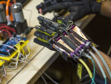 Scientists invented gloves that provide haptic feeling in VR 