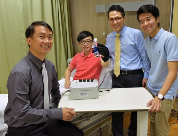 В Сингапуре создали робоперчатку для реабилитации после травм