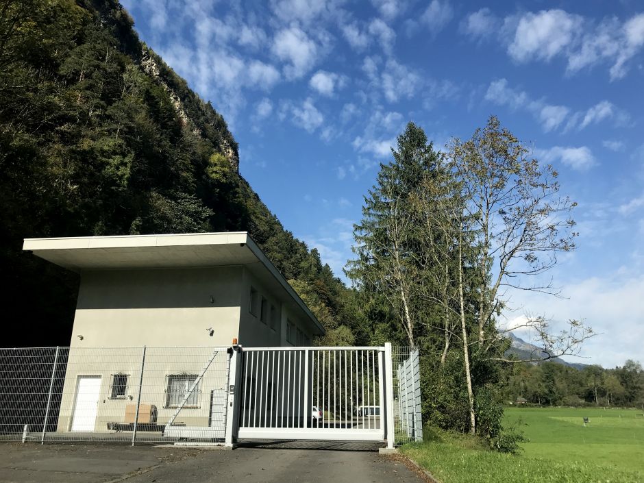 Secret bunker in Swiss mountains where millionaires hide their bitcoins from hackers - 1
